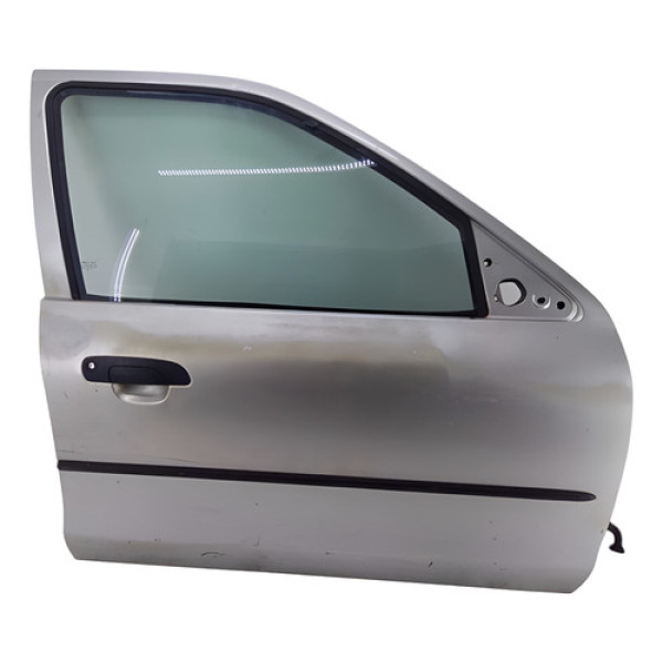 Porta Dianteira Direita Ford Mondeo Sw 1995 2000 Detalhe Dianteira Direita Prata