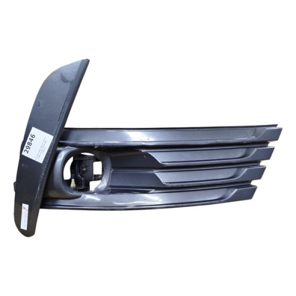 Moldura Farol Milha Toyota Corolla 2017 Direito Com Detalhe Cinza-escuro