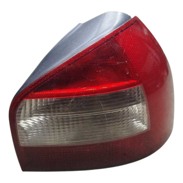 Lanterna Audi A3 2001 2002 2003 2004 Traseira Direita Direito/passageiro Vermelho