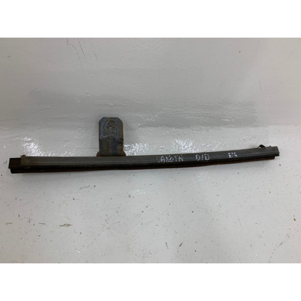 Guia Vidro Dianteira Direita Le Dakota Cabine Simples 1999