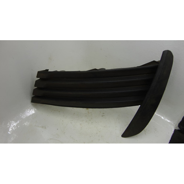 Grade Moldura Parachoque Direito Toyota Corolla - Preto