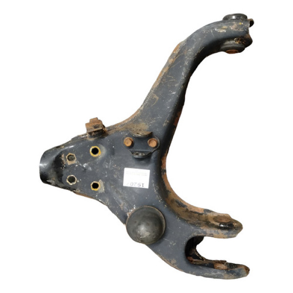 Bandeja Inferior Dianteira Esquerda Mitsubishi Pajero 2003