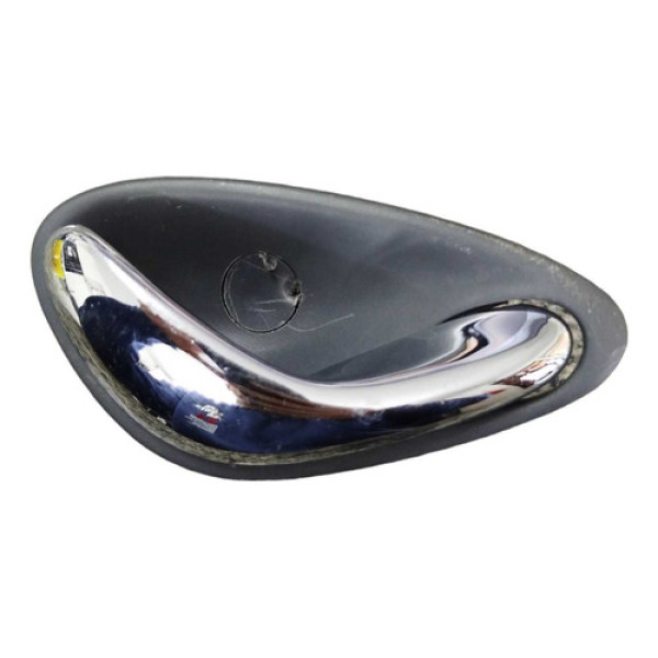 Maçaneta Interna Omega Australiano Dianteira Direita 2000 Cromo/preta Dianteira