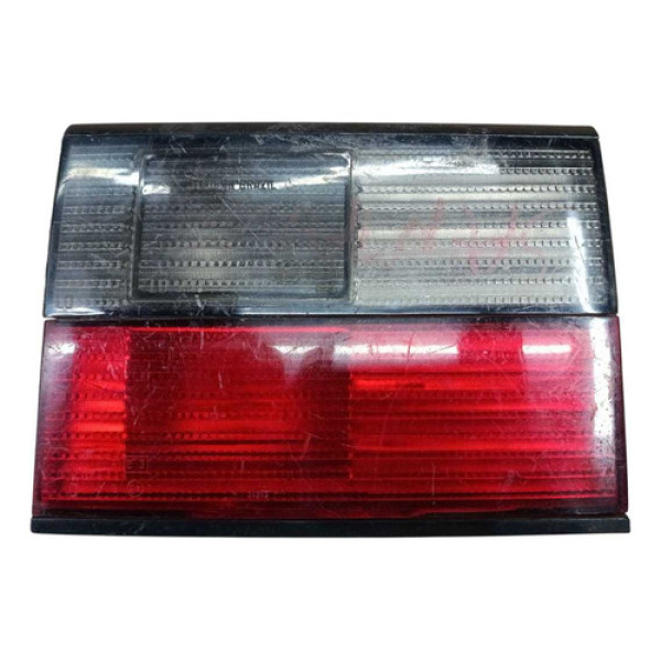 Lanterna Fume Santana 1993 Tampa Traseira Direita Detalhe Direito/passageiro Vermelho