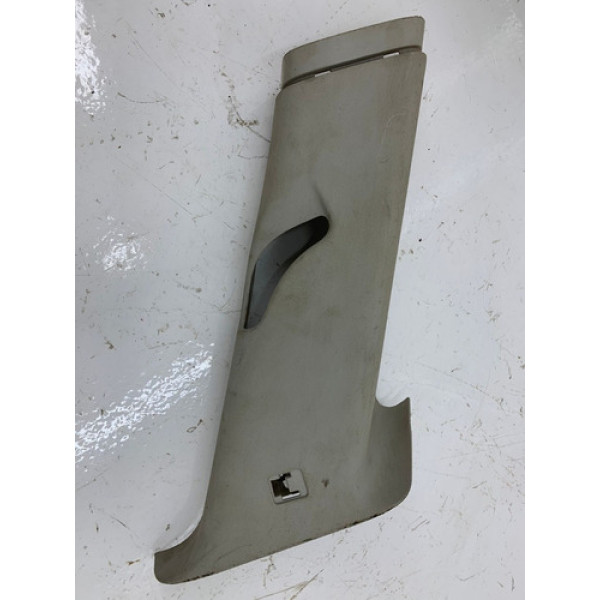 Acabamento Coluna Traseira Esquerda Fiat Freemont  2013