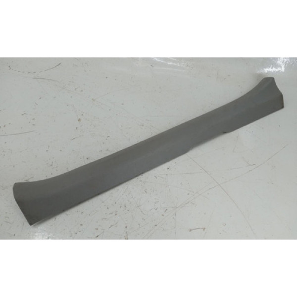 Soleira Porta Dianteira Direita Corolla 2013 C/ Leves Riscos