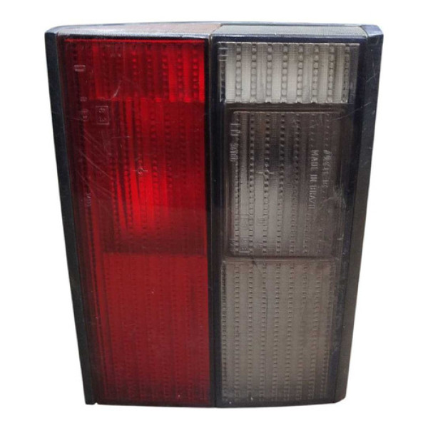 Lanterna Santana 1996 Tampa Traseira Direita Fume Detalhe Direito/passageiro Preto