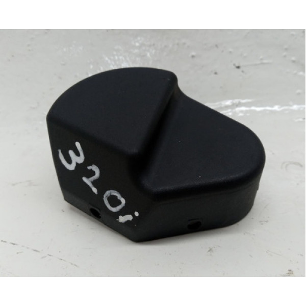 Acabamento Tampa Polo Da Bateira Bmw 320i