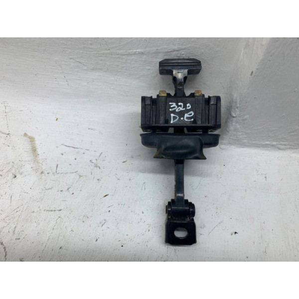 Limitador De Porta Dianteira Esquerda Bmw 320 Asp 2012