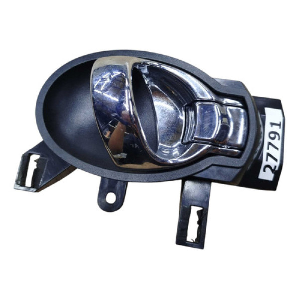 Maçaneta Interna Nissan March Traseira Direita 2013 2014 Prata Traseira