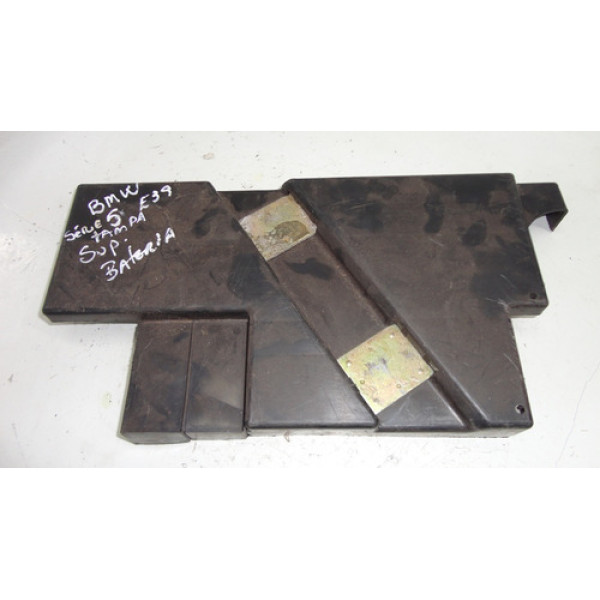 Tampa Superior Bateria Bmw 320 X1 Com Detalhes 