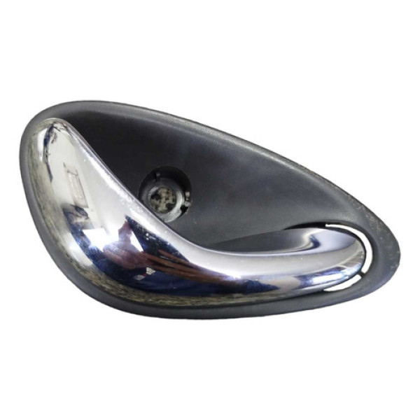 Maçaneta Interna Omega Australiano Traseira Direita 2000 Cromo/preta Traseira