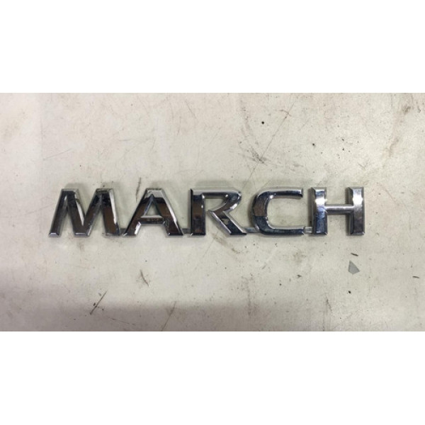 Emblema Escrito March Nissan March 2015