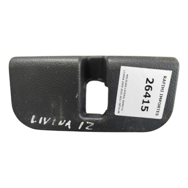 Moldura Lateral Direita Livina 2009 2010 2011 Detalhe