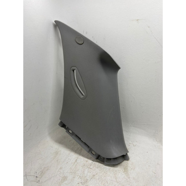 Acabamento Traseiro Direito Kia Sportage 2008