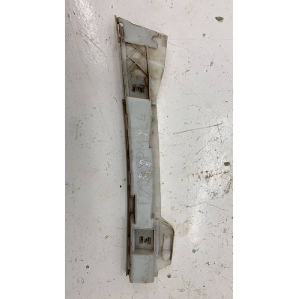 Guia Do Parachoque Traseiro Esquerdo Bmw 118i 2016