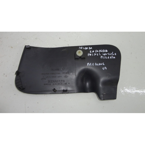 Acabamento  Inf. Painel Dir.  Renault Megane 07 8200079033