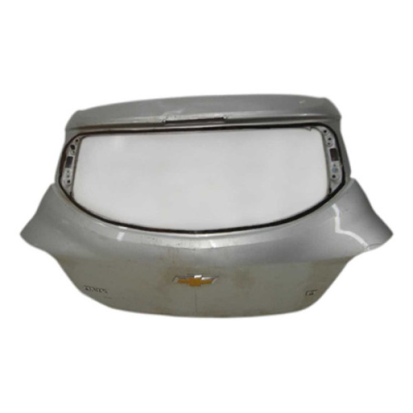 Tampa Traseira Onix Sem Furo Chave 2013 2014 2017 Detalhe Prata