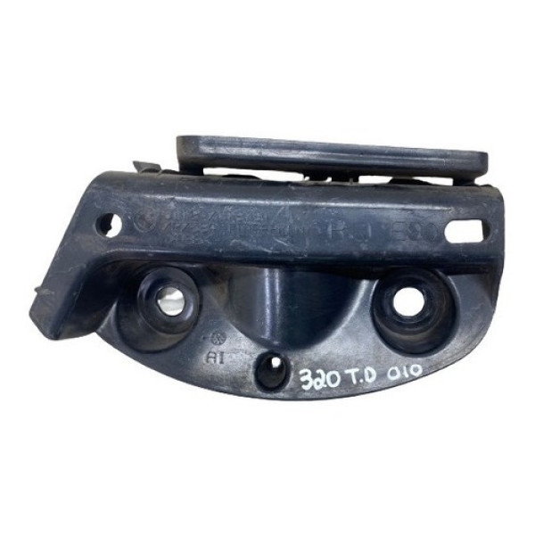 Guia De Parachoque Traseiro Direito Bmw 320i 2010