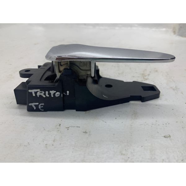 Maçaneta Interna Traseira Esquerda L200 2008 A 2010 - Traseira